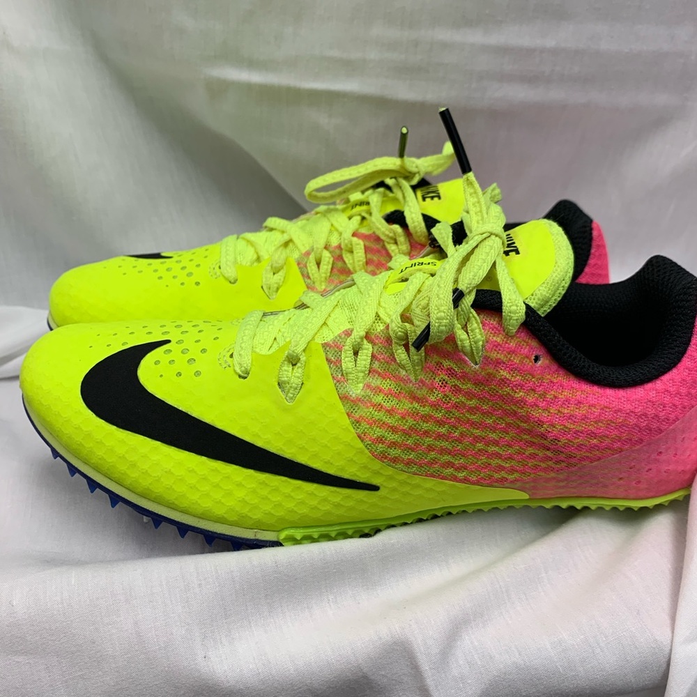 Nike sprinting shoes in excellent condition